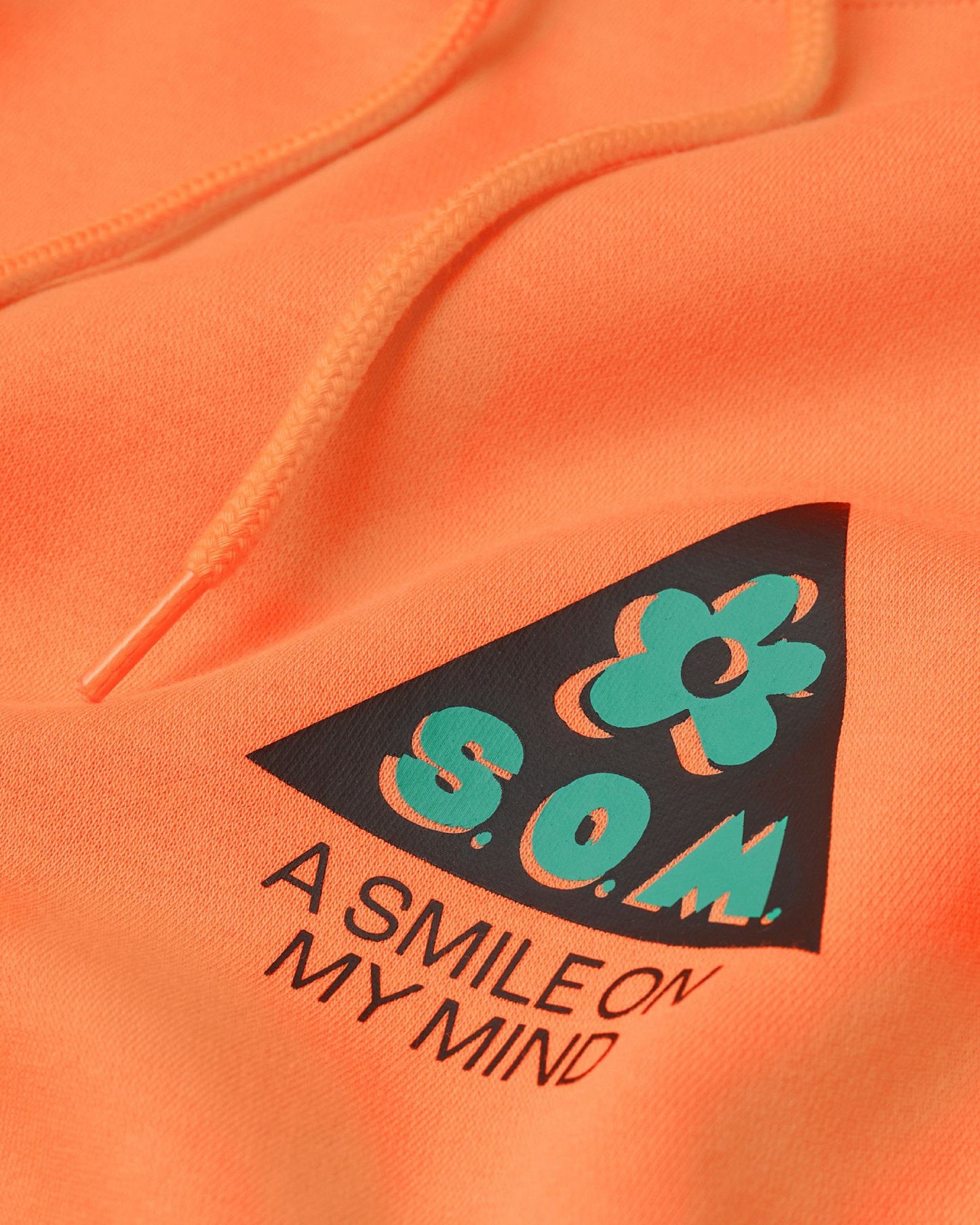 HOODIE NARANJA S.O.M